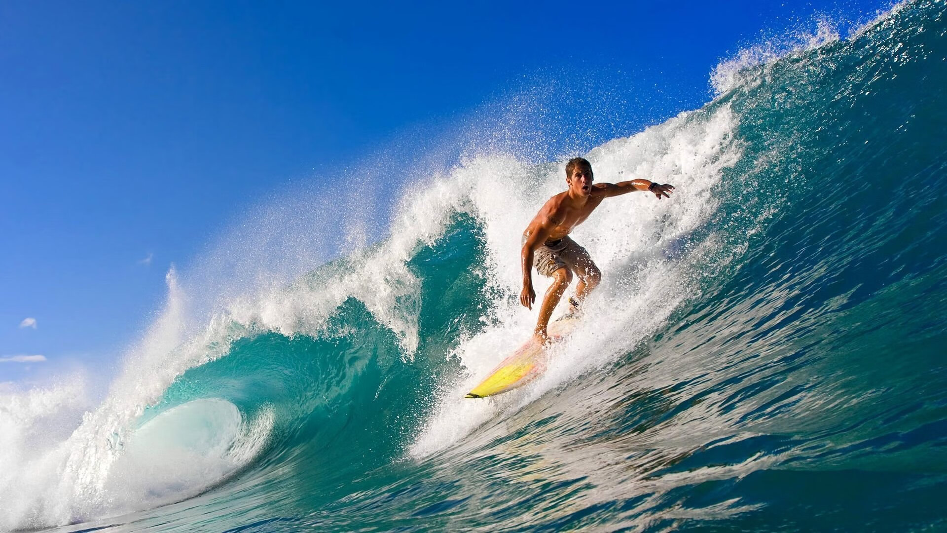 世界沙滩摔跤锦标赛中国姑娘勇夺铜牌，世界沙滩足球锦标赛