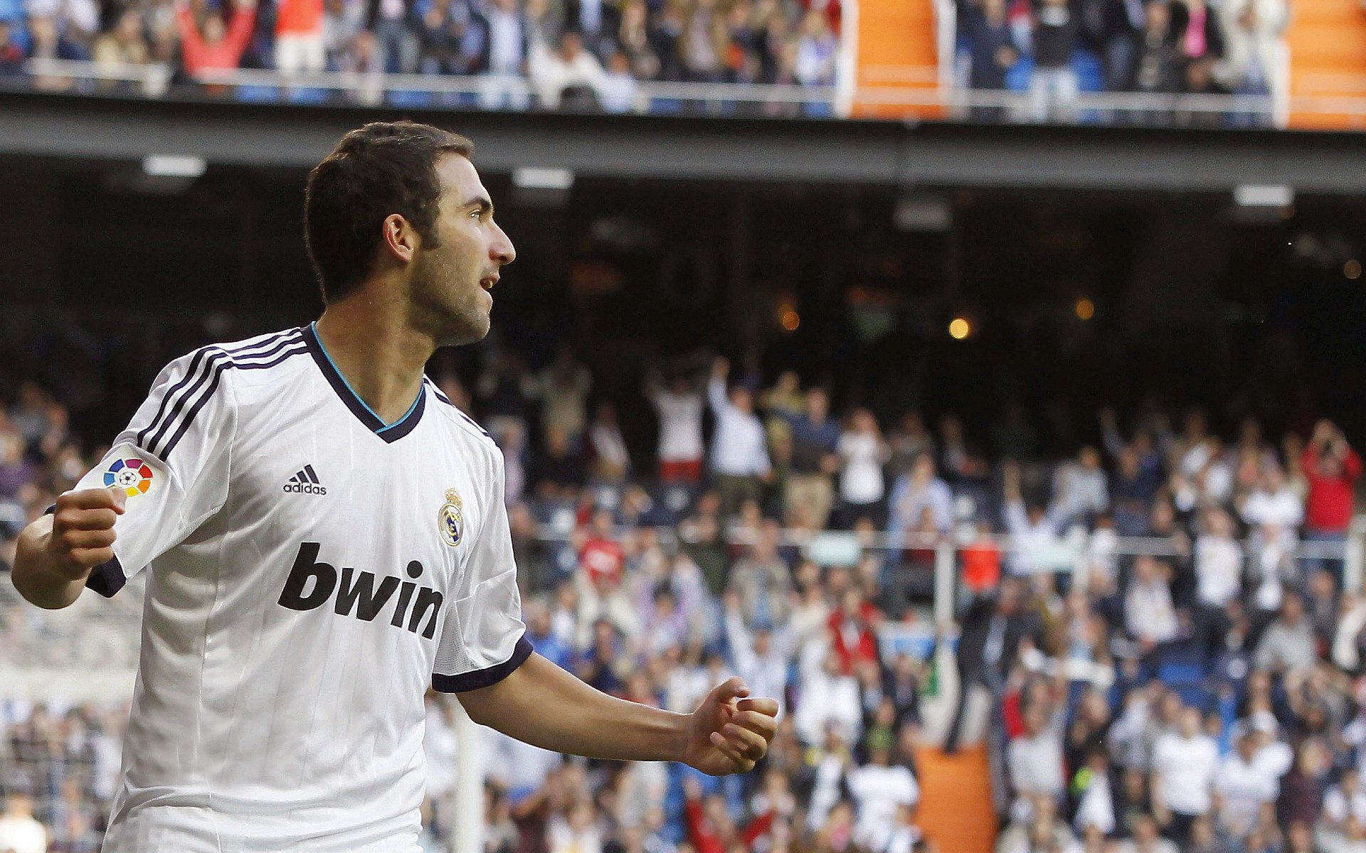 浓眉减轻投篮压力更专注于篮板保护，浓眉打球怎么样